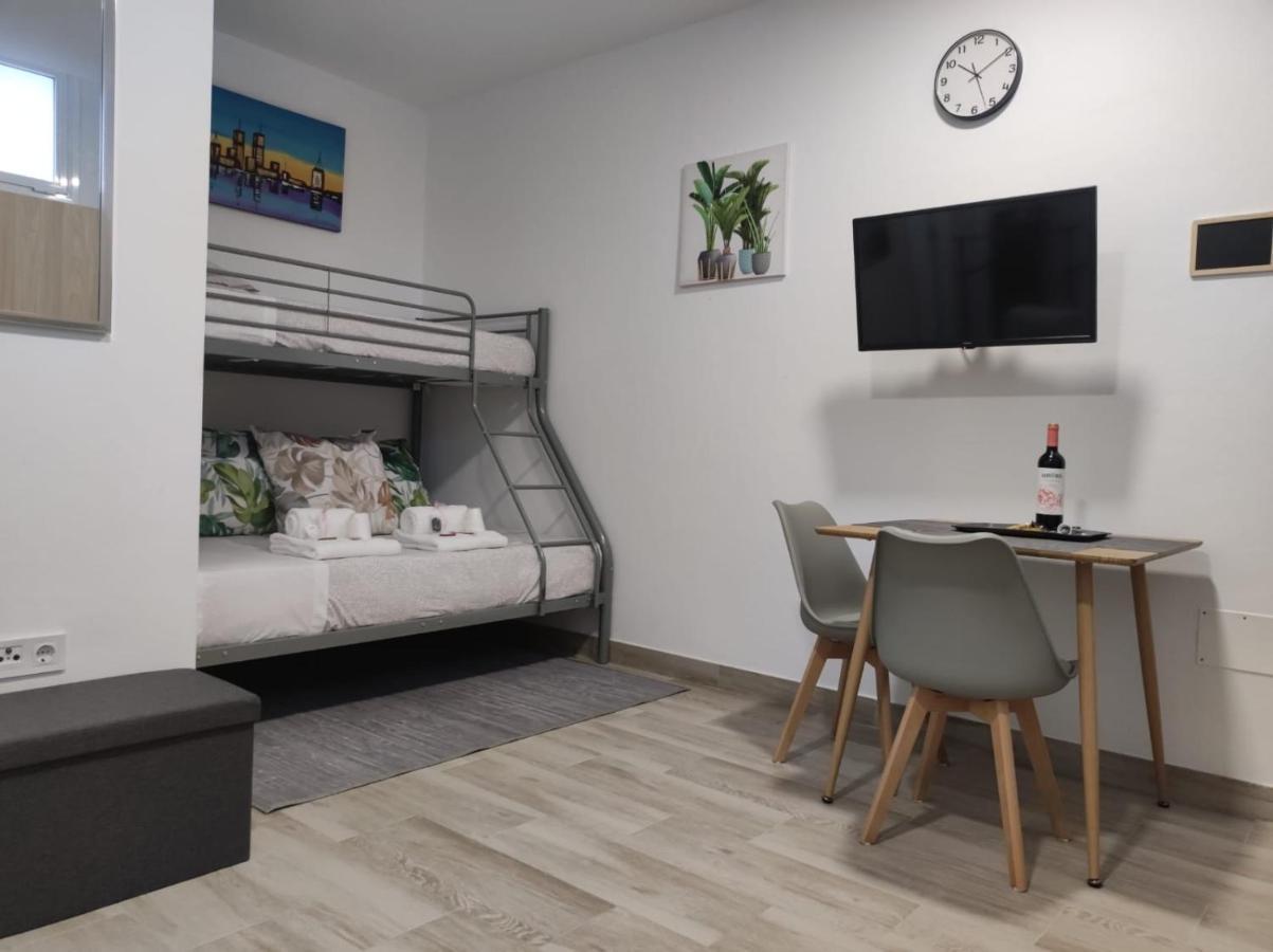 Casa Piramide 4 Wifi - Parking Y Terraza Privada Vakantiehuis *